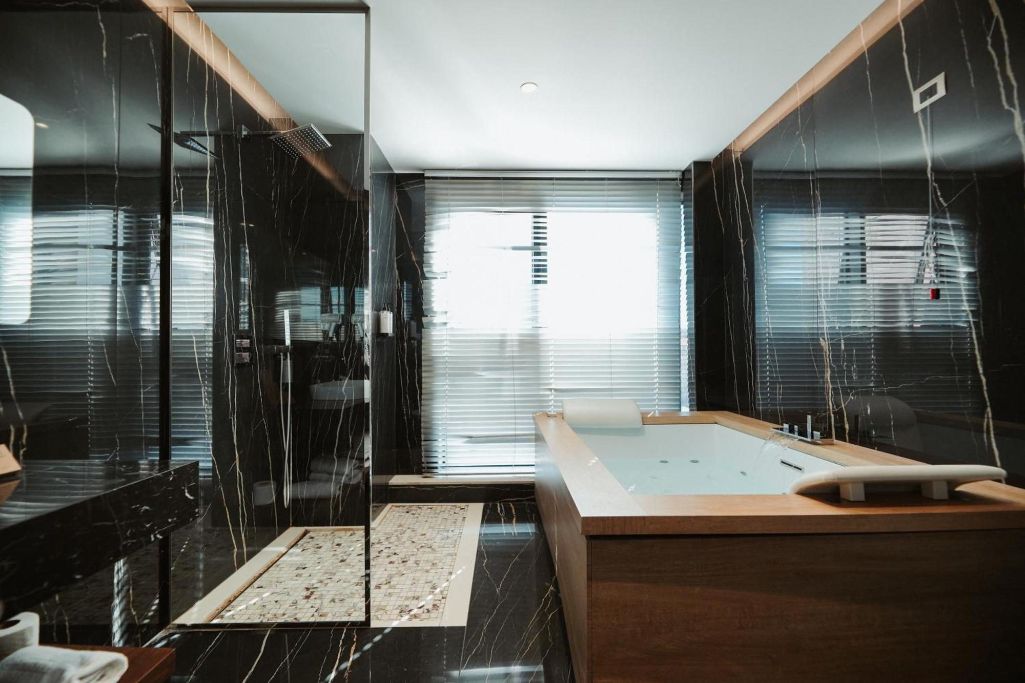 Marinaj Hotel & Spa Tirana Esterno foto